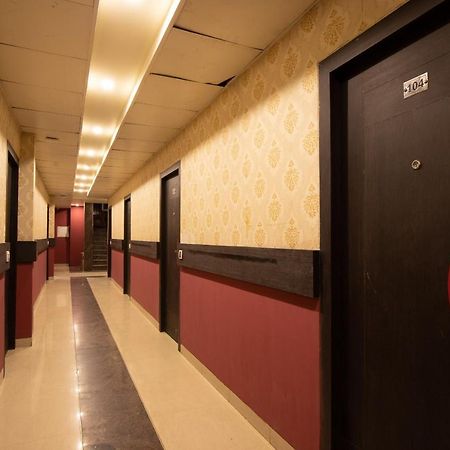 Hotel Minerva Residency - Near Grant Road Railway Station Мумбаи Экстерьер фото