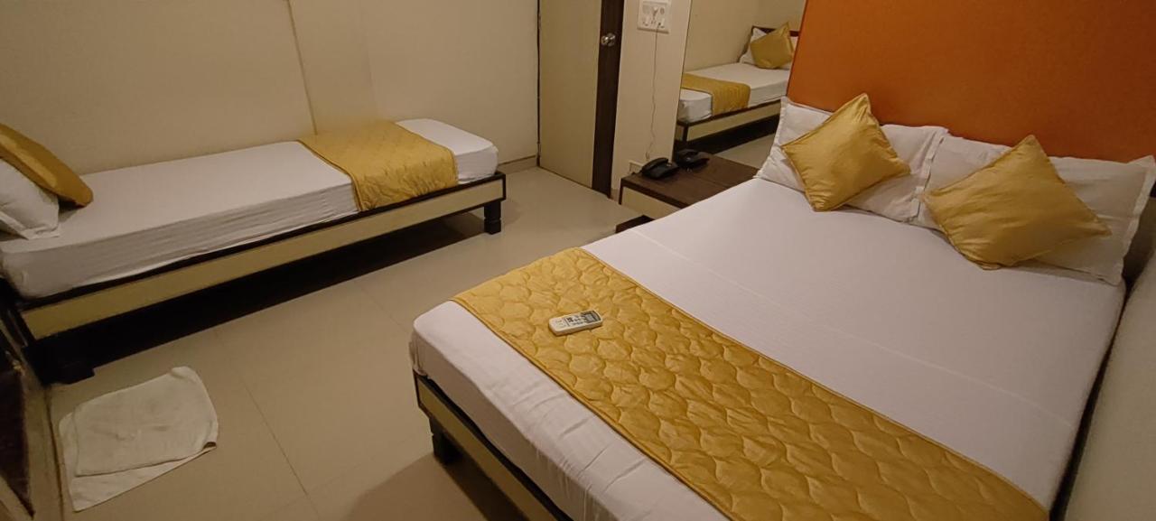 Hotel Minerva Residency - Near Grant Road Railway Station Мумбаи Экстерьер фото