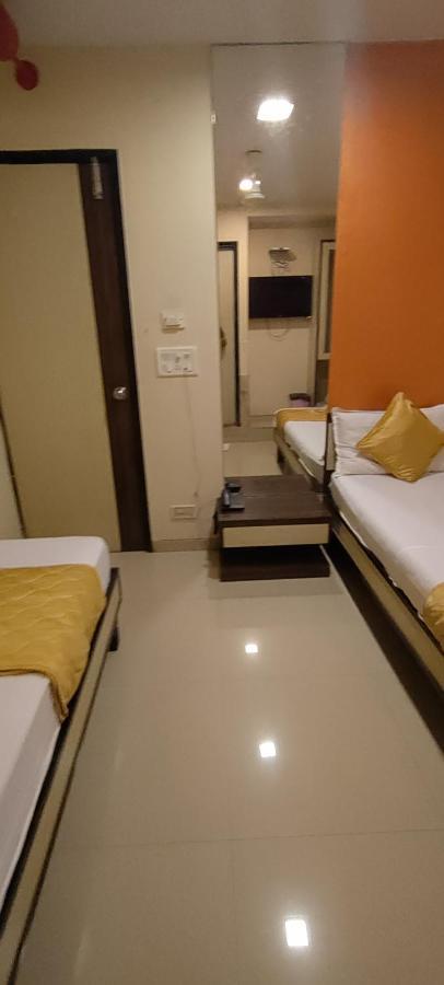 Hotel Minerva Residency - Near Grant Road Railway Station Мумбаи Экстерьер фото