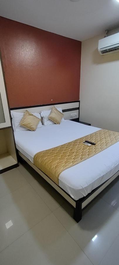Hotel Minerva Residency - Near Grant Road Railway Station Мумбаи Экстерьер фото