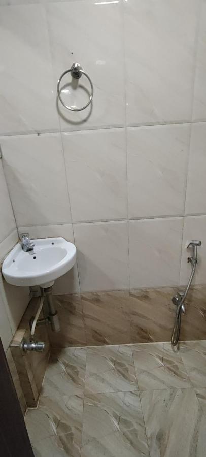 Hotel Minerva Residency - Near Grant Road Railway Station Мумбаи Экстерьер фото